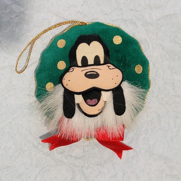 Vintage Disney Goofy Ornament. 3" Plush Green Velvet Ornament w/Red Bow - Picture 2 of 7